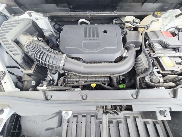 GMC Acadia Vehicle Full-screen Gallery Image 16