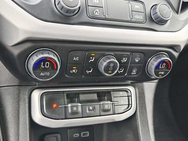 GMC Acadia Vehicle Full-screen Gallery Image 25