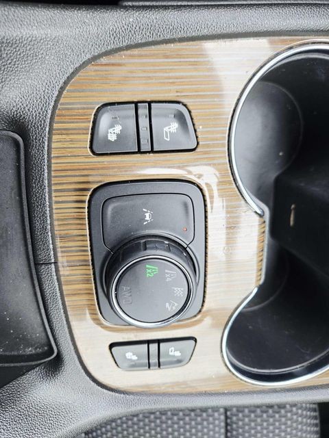 GMC Acadia Vehicle Full-screen Gallery Image 27