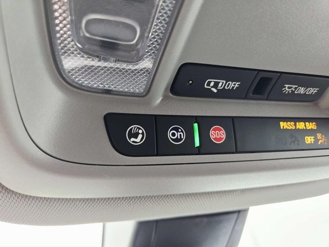 GMC Acadia Vehicle Full-screen Gallery Image 30