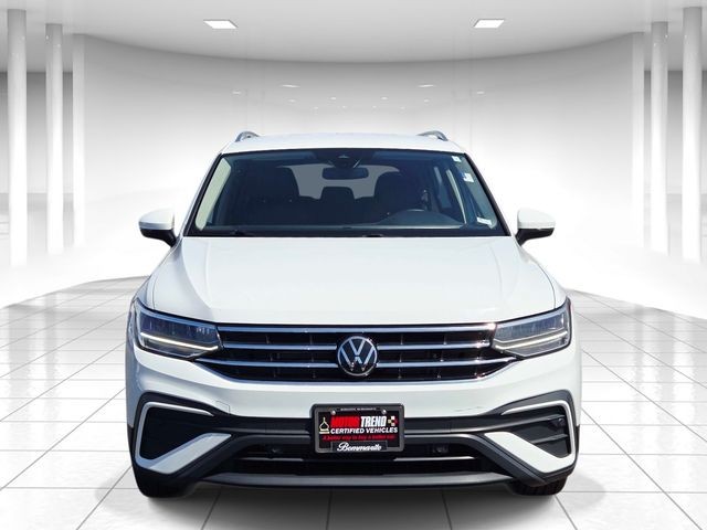 Volkswagen Tiguan Vehicle Full-screen Gallery Image 05