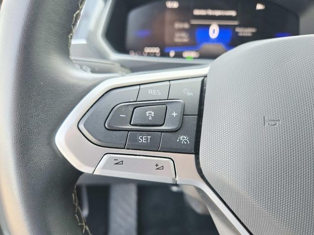 Volkswagen Tiguan Vehicle Full-screen Gallery Image 15
