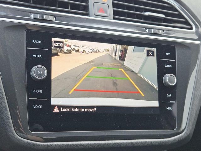 Volkswagen Tiguan Vehicle Full-screen Gallery Image 20