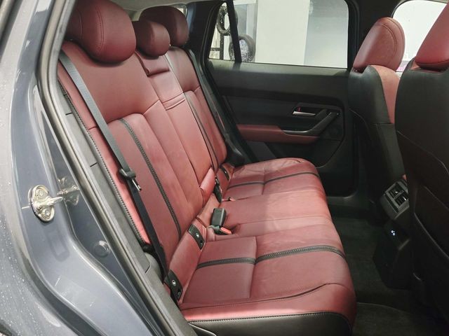 Mazda CX-50 Hybrid Vehicle Full-screen Gallery Image 12