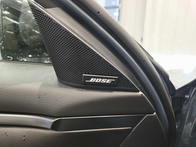 Mazda CX-50 Hybrid Vehicle Full-screen Gallery Image 33