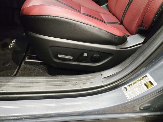 Mazda CX-50 Hybrid Vehicle Full-screen Gallery Image 34