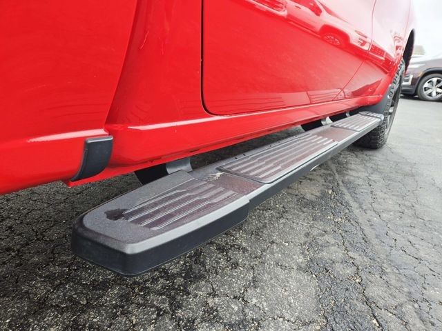 Chevrolet Silverado 1500 Vehicle Full-screen Gallery Image 14