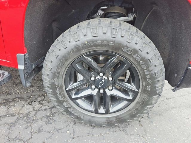 Chevrolet Silverado 1500 Vehicle Full-screen Gallery Image 15