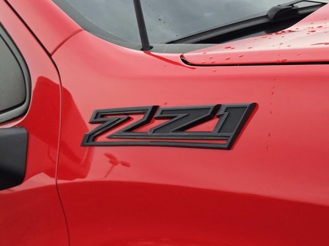 Chevrolet Silverado 1500 Vehicle Full-screen Gallery Image 16