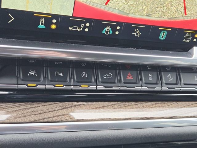 Chevrolet Silverado 1500 Vehicle Full-screen Gallery Image 25