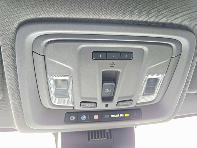 Chevrolet Silverado 1500 Vehicle Full-screen Gallery Image 29