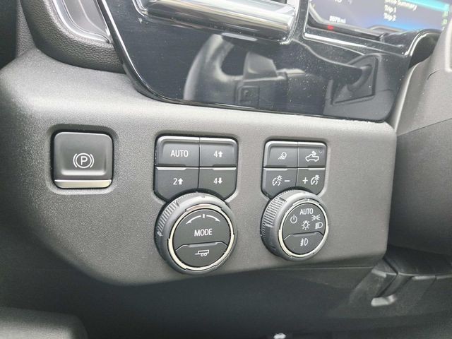 Chevrolet Silverado 1500 Vehicle Full-screen Gallery Image 30