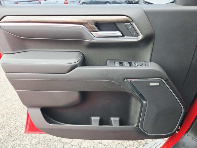 Chevrolet Silverado 1500 Vehicle Full-screen Gallery Image 31