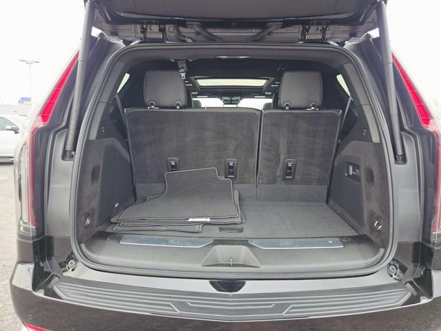 Cadillac Escalade Vehicle Full-screen Gallery Image 12