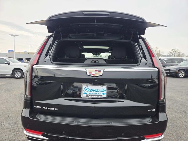 Cadillac Escalade Vehicle Full-screen Gallery Image 13