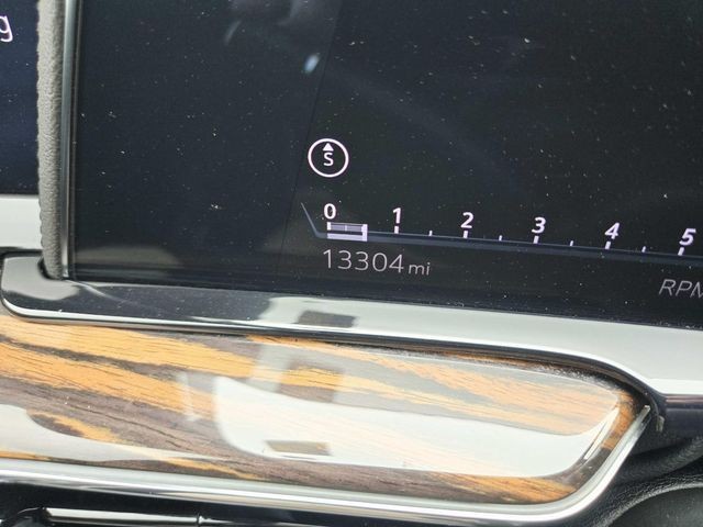 Cadillac Escalade Vehicle Full-screen Gallery Image 24