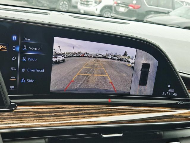 Cadillac Escalade Vehicle Full-screen Gallery Image 28