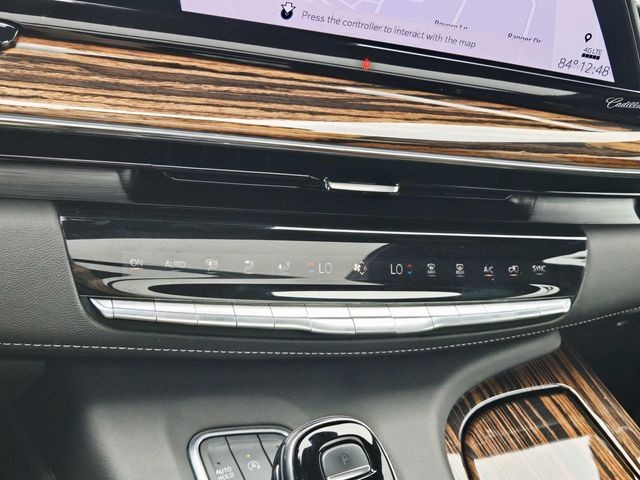 Cadillac Escalade Vehicle Full-screen Gallery Image 29