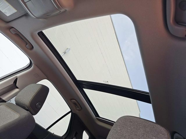 Chevrolet Equinox Vehicle Full-screen Gallery Image 06