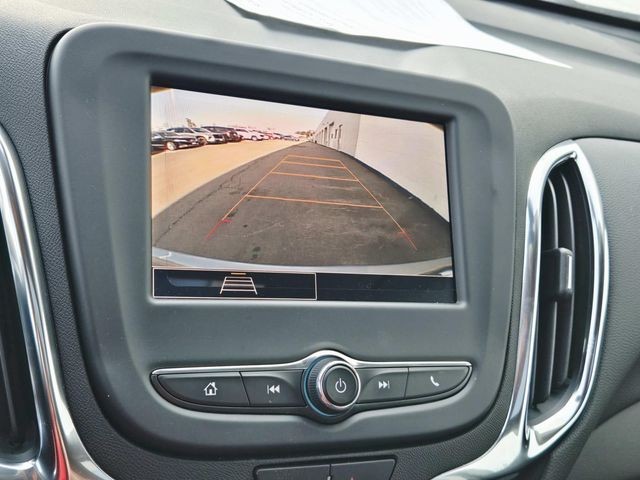 Chevrolet Equinox Vehicle Full-screen Gallery Image 23