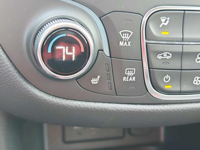 Chevrolet Equinox Vehicle Full-screen Gallery Image 25