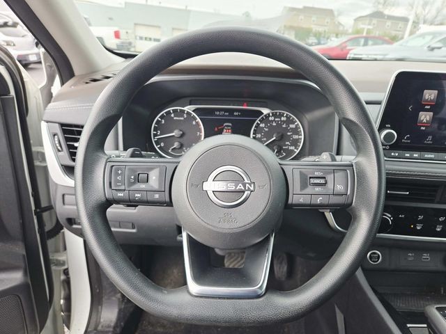 Nissan Rogue Vehicle Full-screen Gallery Image 14