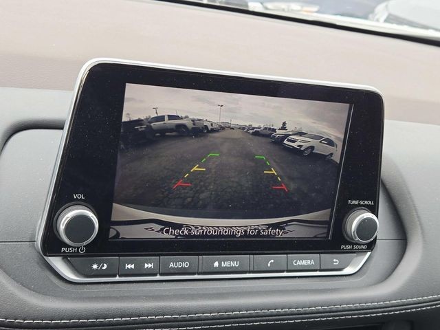 Nissan Rogue Vehicle Full-screen Gallery Image 20