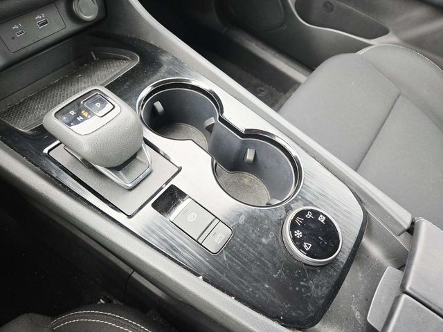 Nissan Rogue Vehicle Full-screen Gallery Image 23