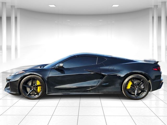 Chevrolet Corvette Vehicle Full-screen Gallery Image 02