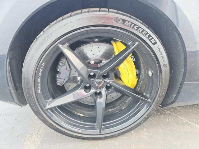 Chevrolet Corvette Vehicle Full-screen Gallery Image 14