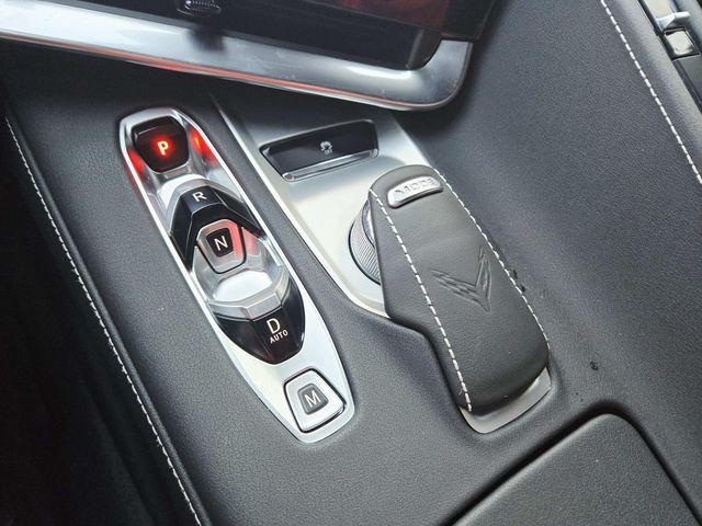 Chevrolet Corvette Vehicle Full-screen Gallery Image 24