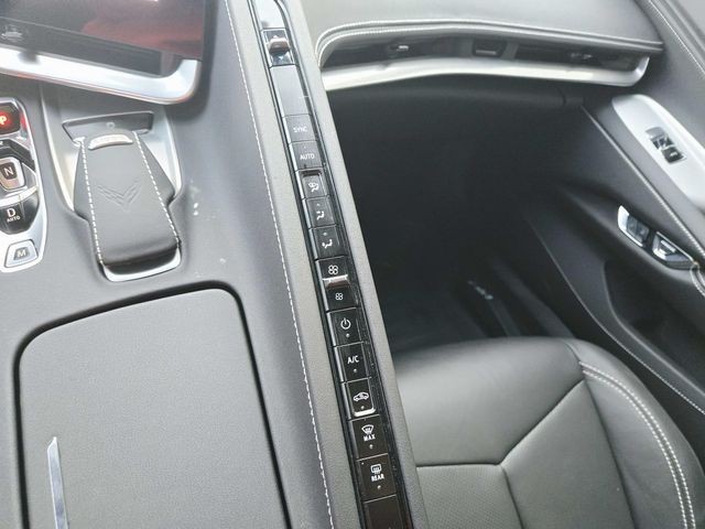 Chevrolet Corvette Vehicle Full-screen Gallery Image 25