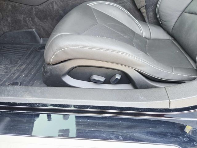 Chevrolet Corvette Vehicle Full-screen Gallery Image 31