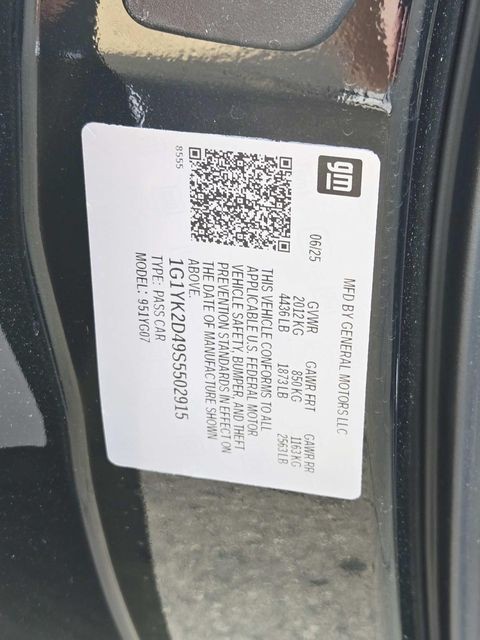 Chevrolet Corvette Vehicle Full-screen Gallery Image 32