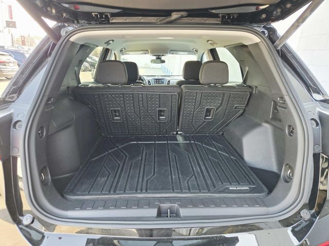 Chevrolet Equinox Vehicle Full-screen Gallery Image 10