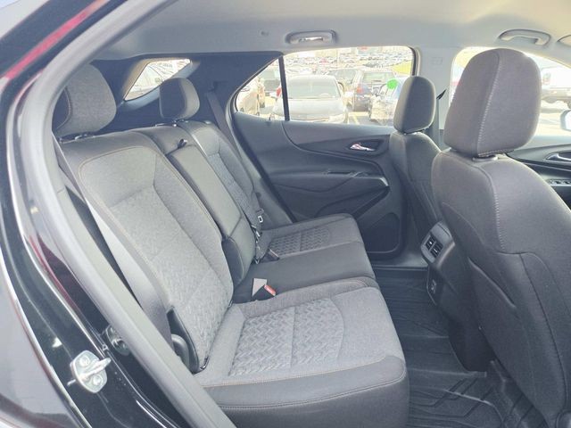 Chevrolet Equinox Vehicle Full-screen Gallery Image 11