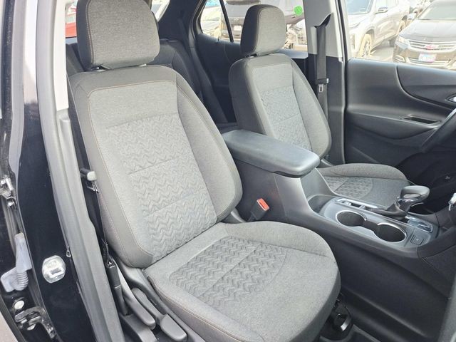 Chevrolet Equinox Vehicle Full-screen Gallery Image 12