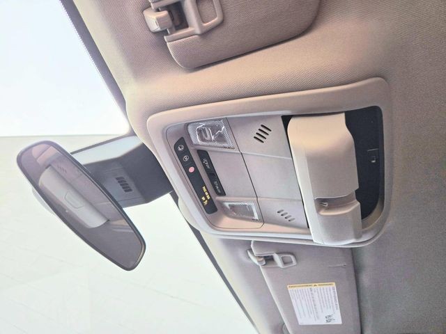 Chevrolet Equinox Vehicle Full-screen Gallery Image 28