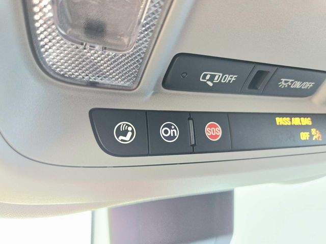 Chevrolet Equinox Vehicle Full-screen Gallery Image 29