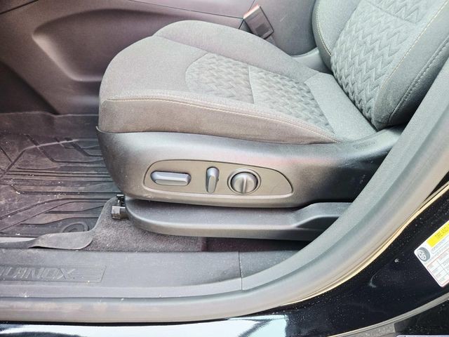 Chevrolet Equinox Vehicle Full-screen Gallery Image 33