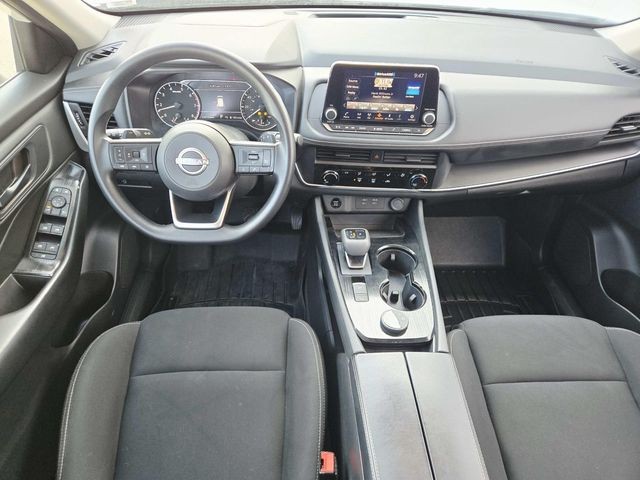 Nissan Rogue Vehicle Full-screen Gallery Image 06