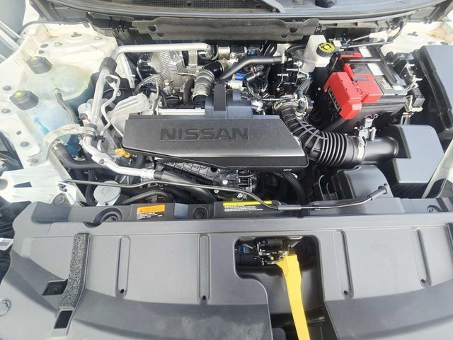 Nissan Rogue Vehicle Full-screen Gallery Image 13
