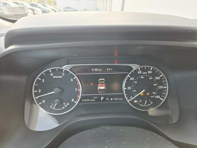 Nissan Rogue Vehicle Full-screen Gallery Image 18