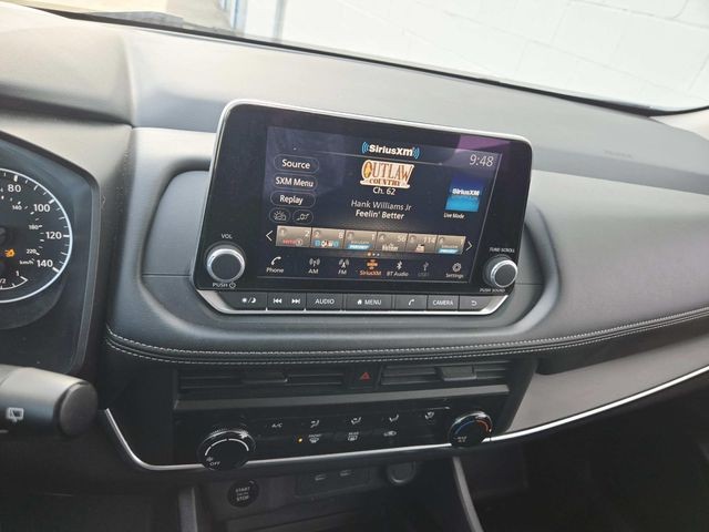 Nissan Rogue Vehicle Full-screen Gallery Image 20