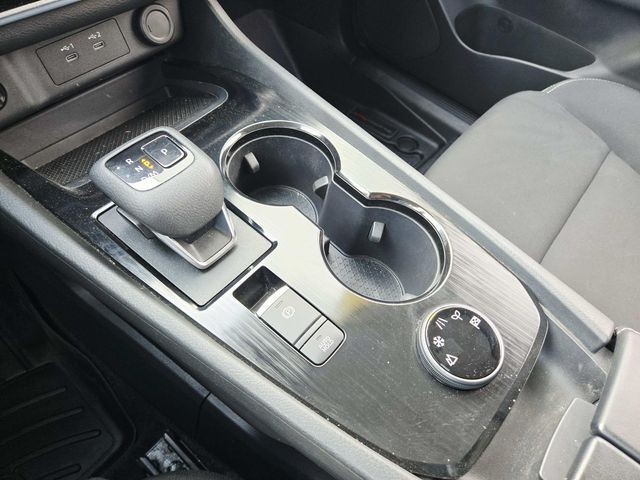 Nissan Rogue Vehicle Full-screen Gallery Image 26