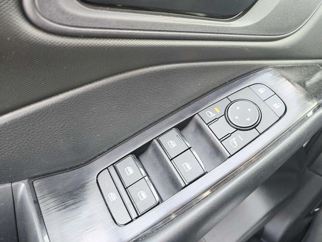 Nissan Rogue Vehicle Full-screen Gallery Image 30