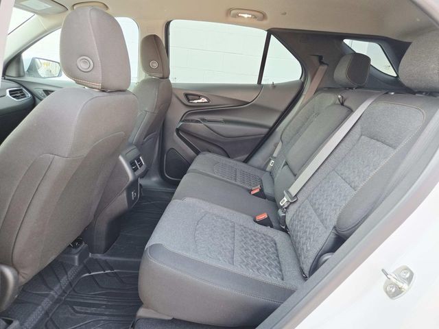 Chevrolet Equinox Vehicle Full-screen Gallery Image 09