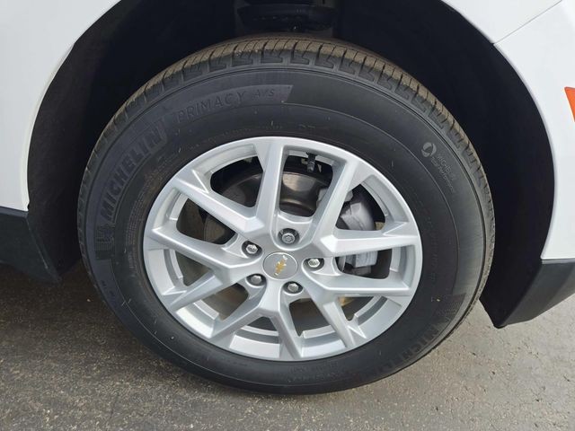 Chevrolet Equinox Vehicle Full-screen Gallery Image 13