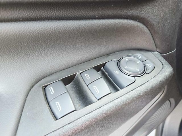 Chevrolet Equinox Vehicle Full-screen Gallery Image 31