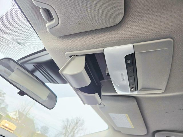 Nissan Altima Vehicle Full-screen Gallery Image 25